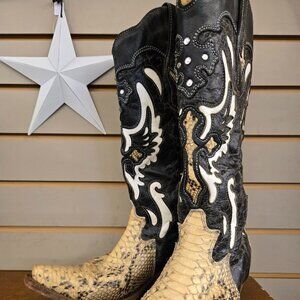 Ladies beautiful exotic cowboy boots vintage Corral exotic size 7 made in Mexico